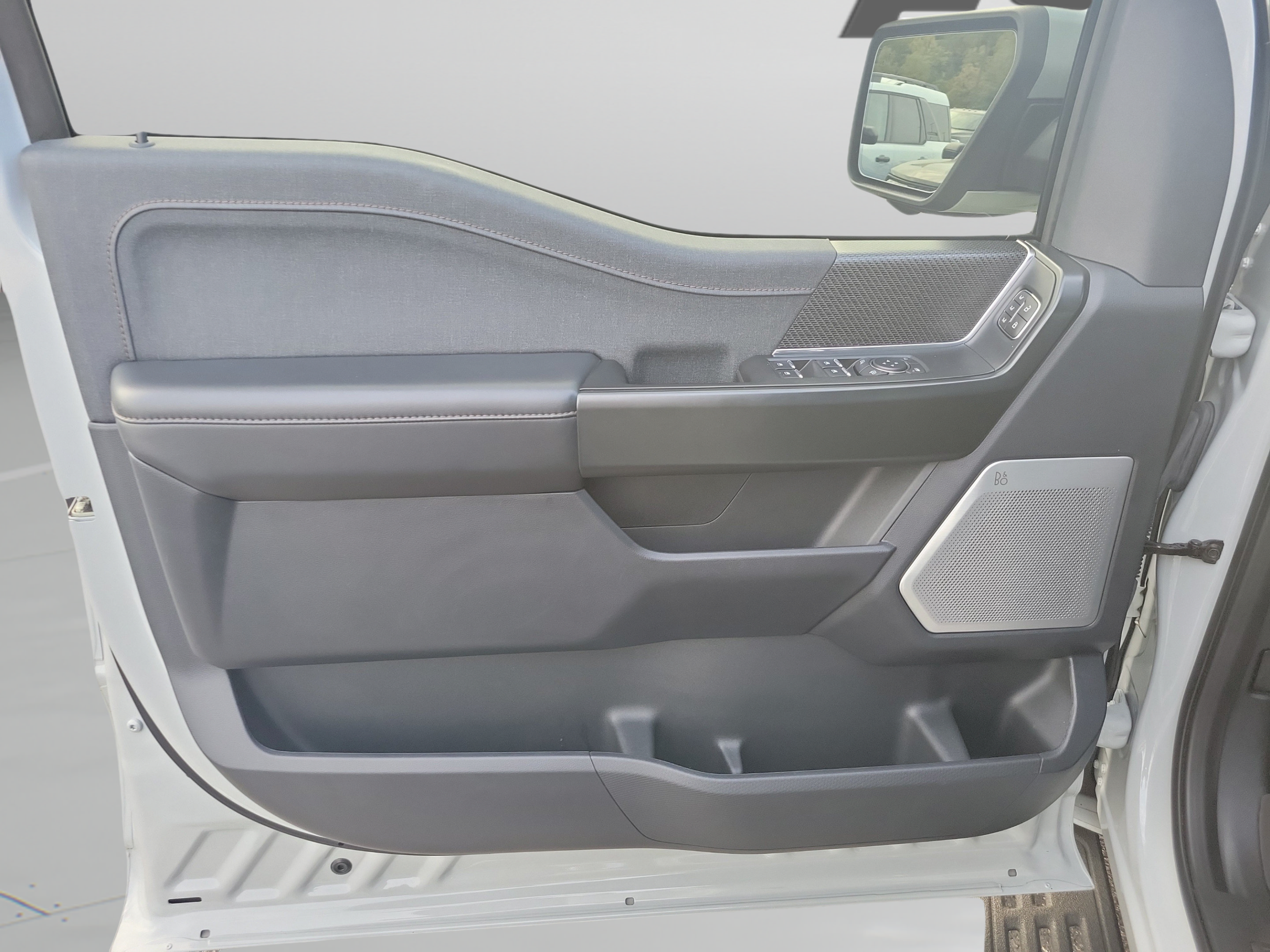 Used 2023 Ford F150 Raptor AWD/4WD image 17