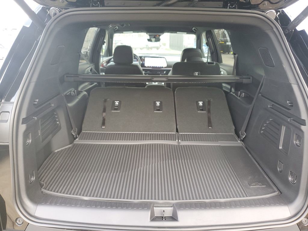 New 2026 Chevrolet Traverse Z71 w/ Enhanced Driving Package image 9