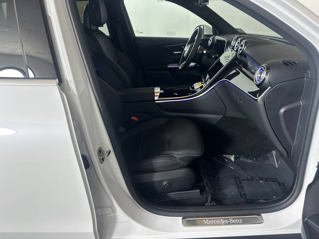 Used 2026 Mercedes-Benz GLC 300 image 14