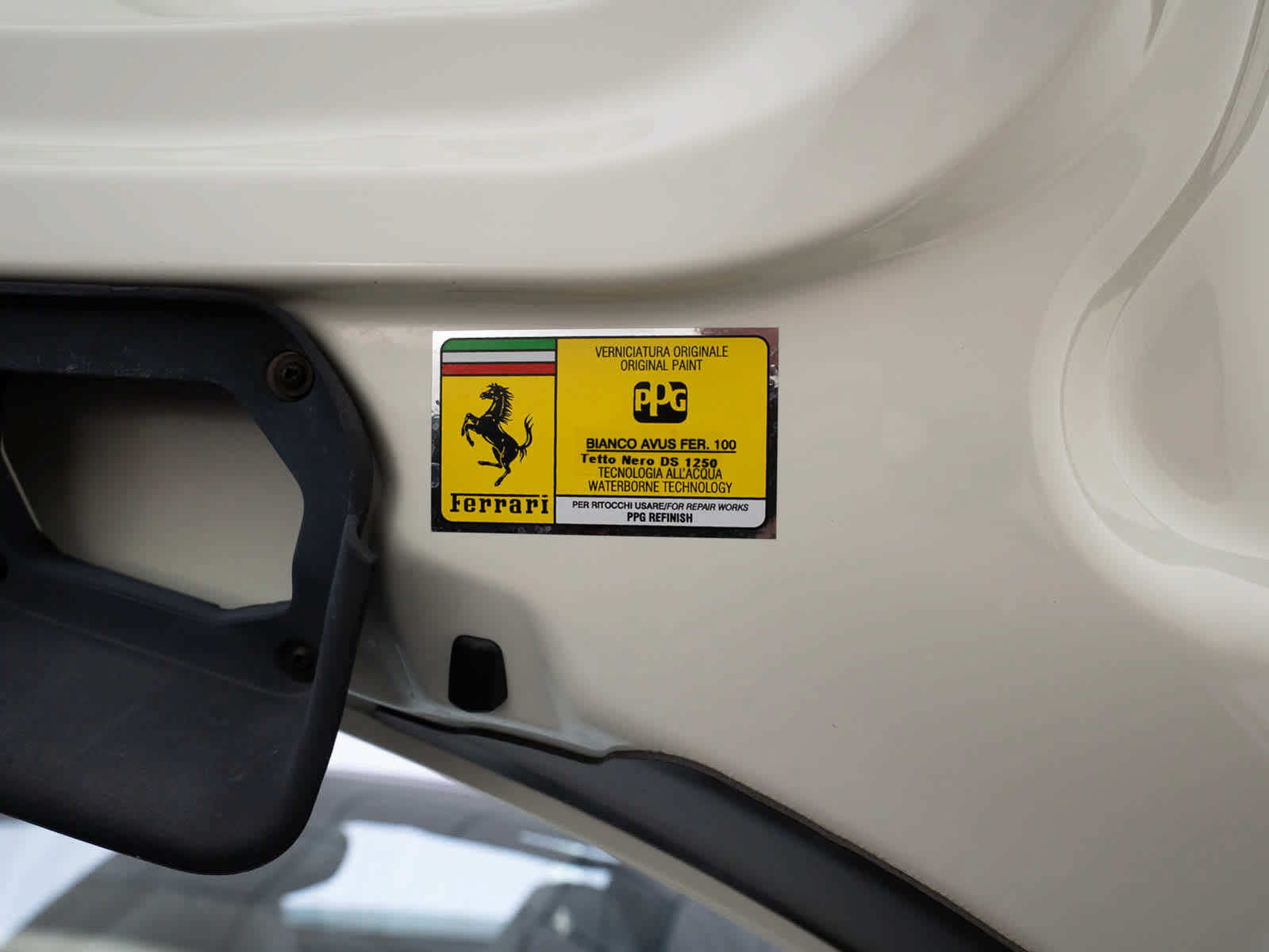 Used 2018 Ferrari 488 Spider RWD image 35