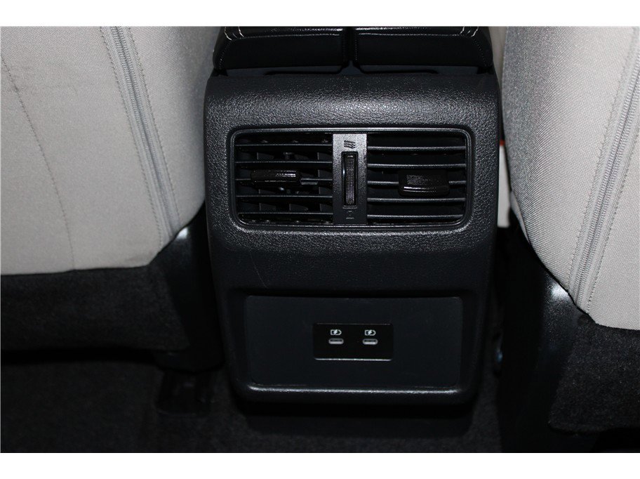 Used 2025 Nissan Rogue SV image 17