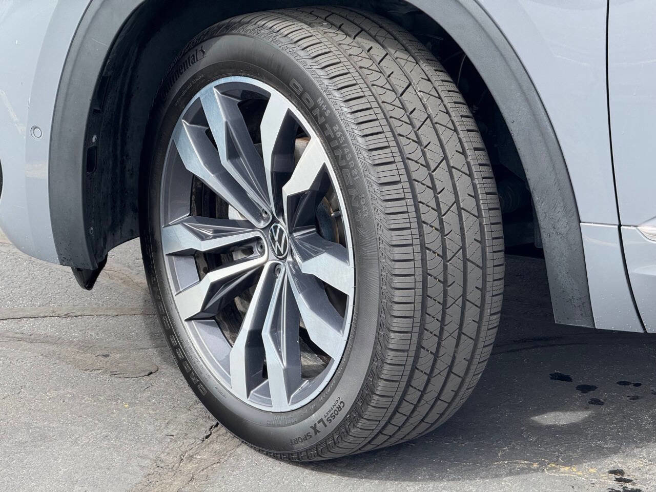 Used 2021 Volkswagen Atlas Cross Sport SEL Premium R-Line image 17