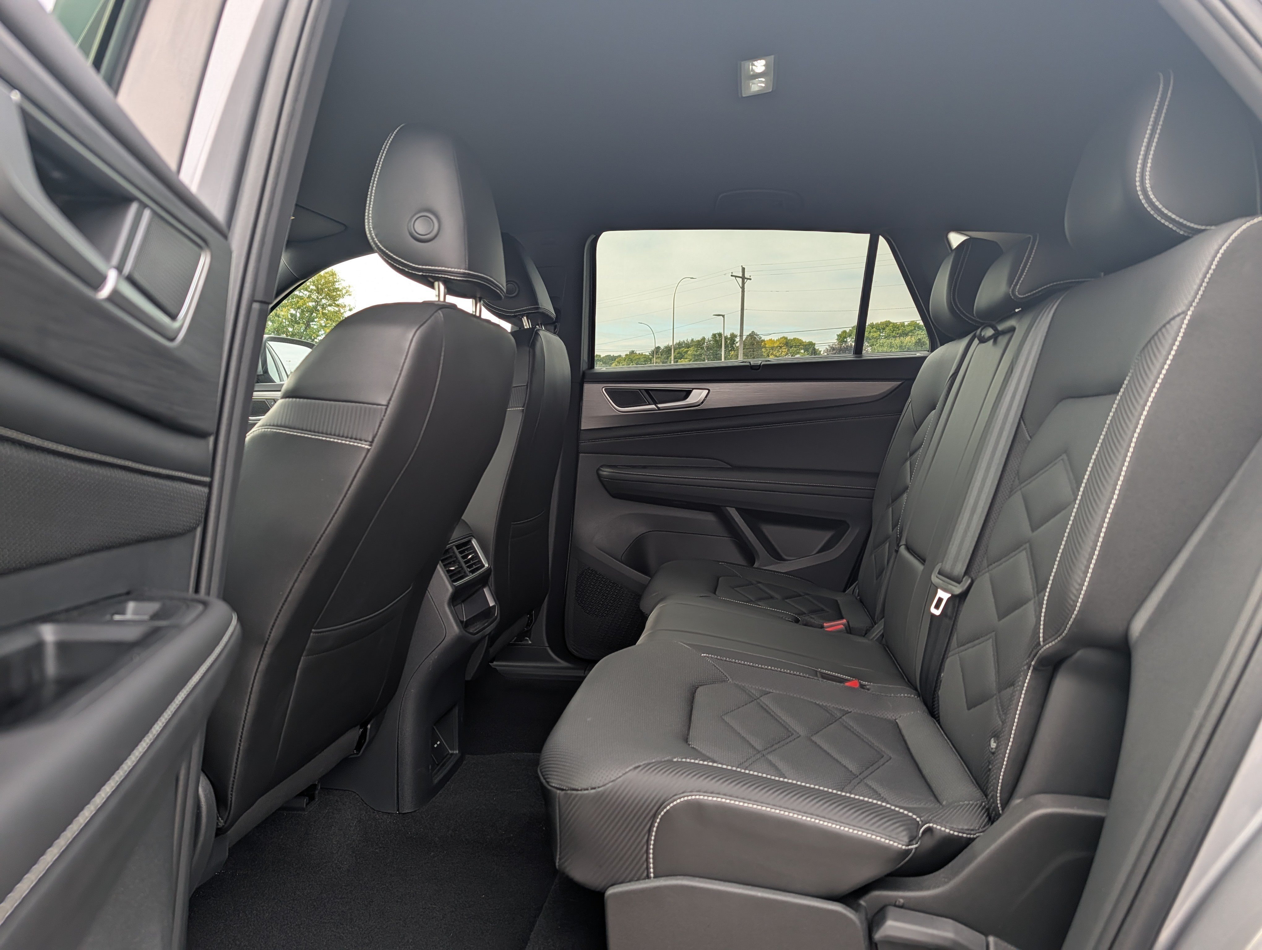 Certified 2024 Volkswagen Atlas Cross Sport SE AWD/4WD image 21