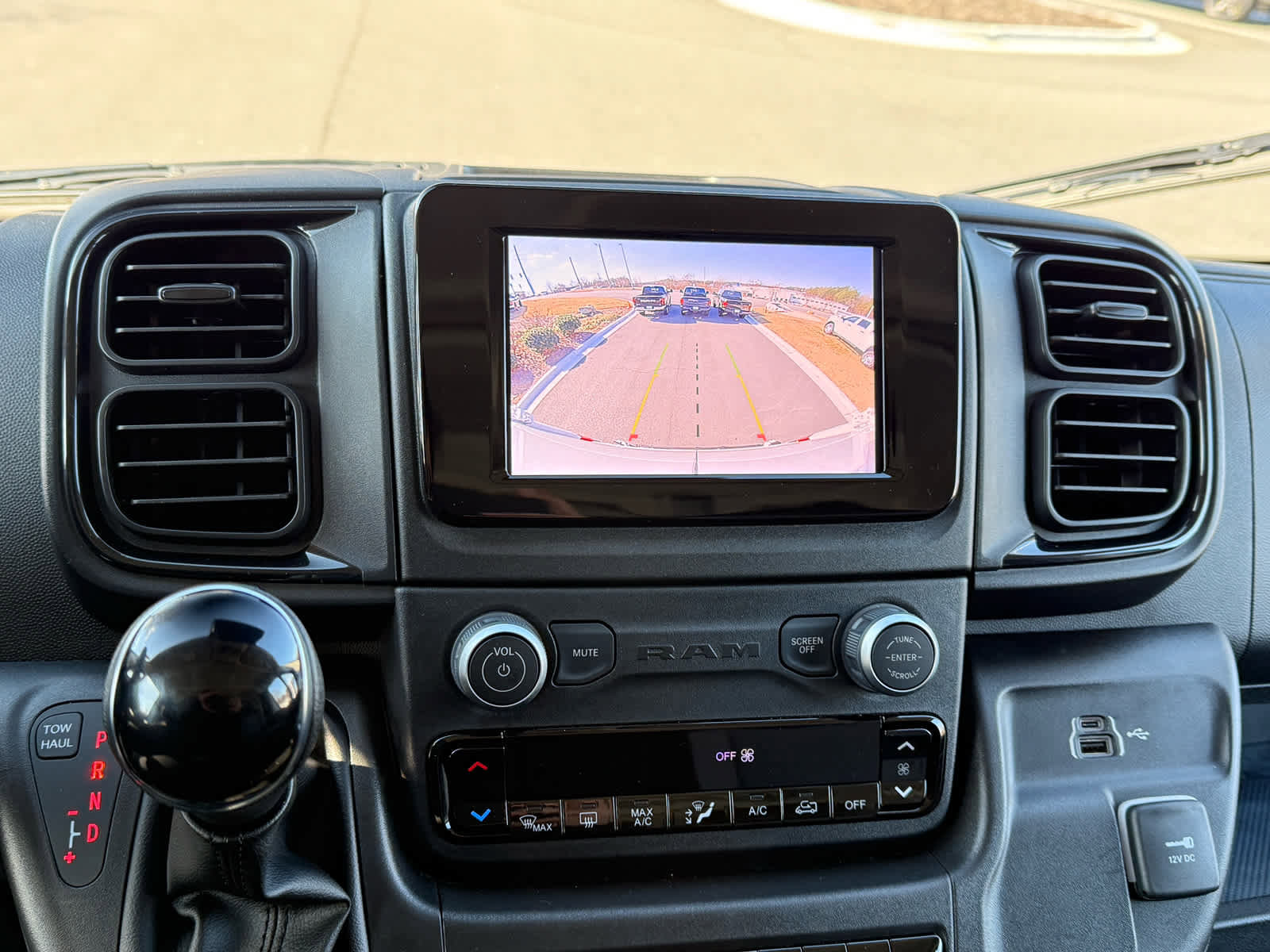 Used 2025 RAM ProMaster 1500 w/ Convenience Group image 18