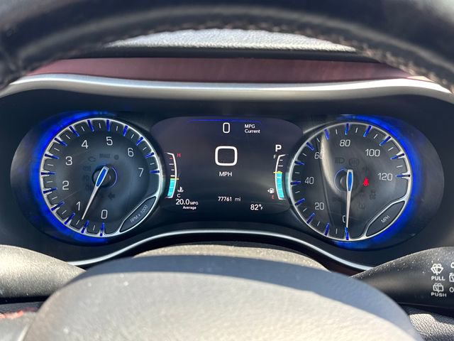 Used 2020 Chrysler Pacifica Touring-L FWD image 15