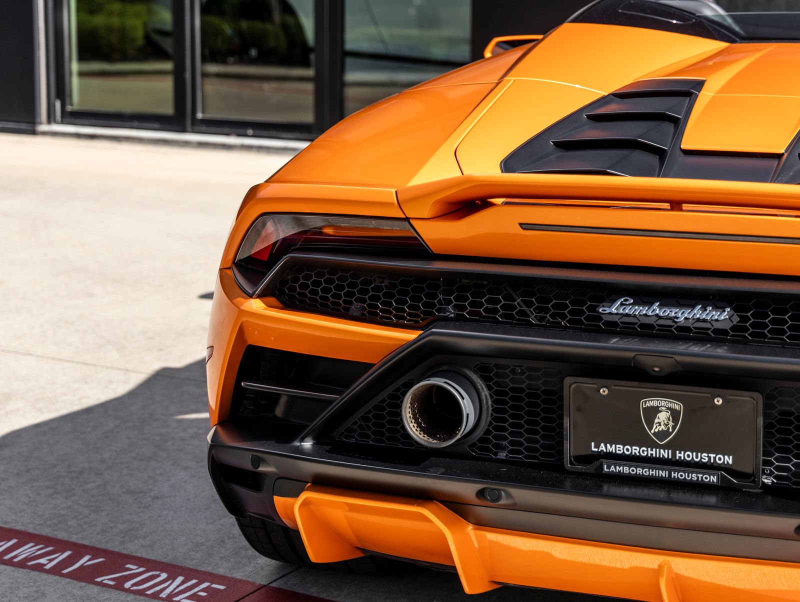 Used 2021 Lamborghini Huracan EVO RWD image 12