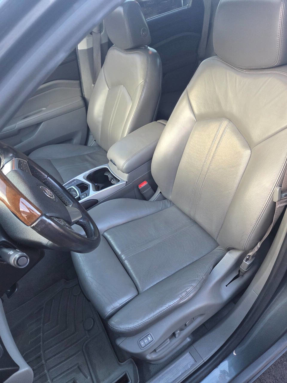 Used 2011 Cadillac SRX Luxury image 23