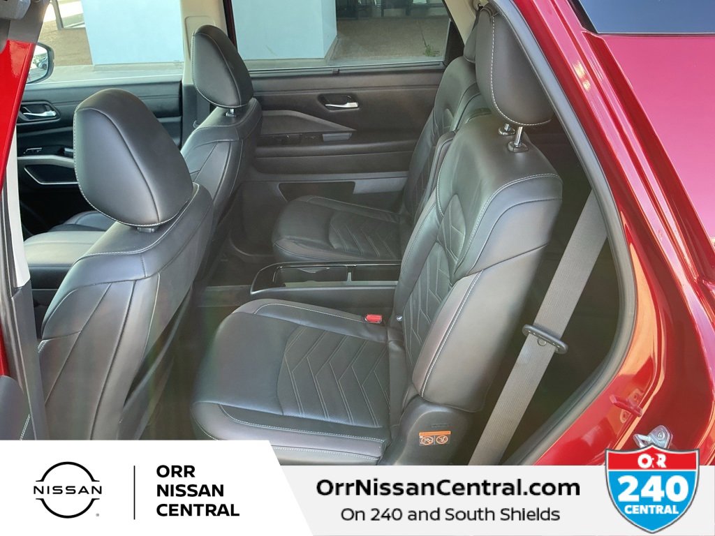 Used 2022 Nissan Pathfinder Platinum w/ Cargo Package image 13