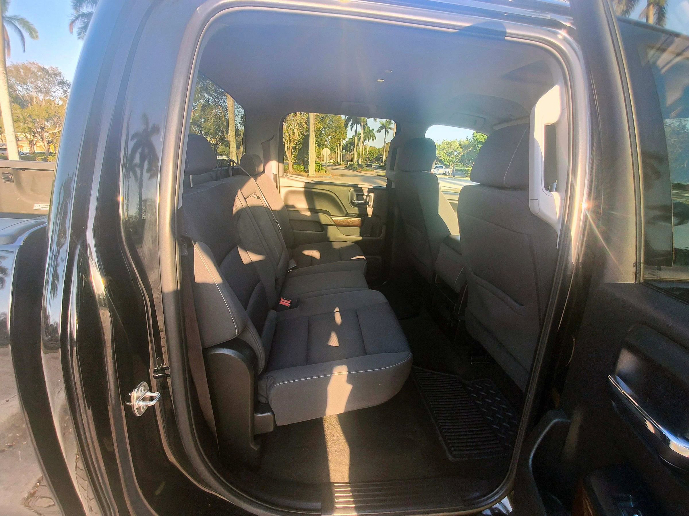 Used 2017 GMC Sierra 1500 SLE w/ SLE Value Package AWD/4WD image 10