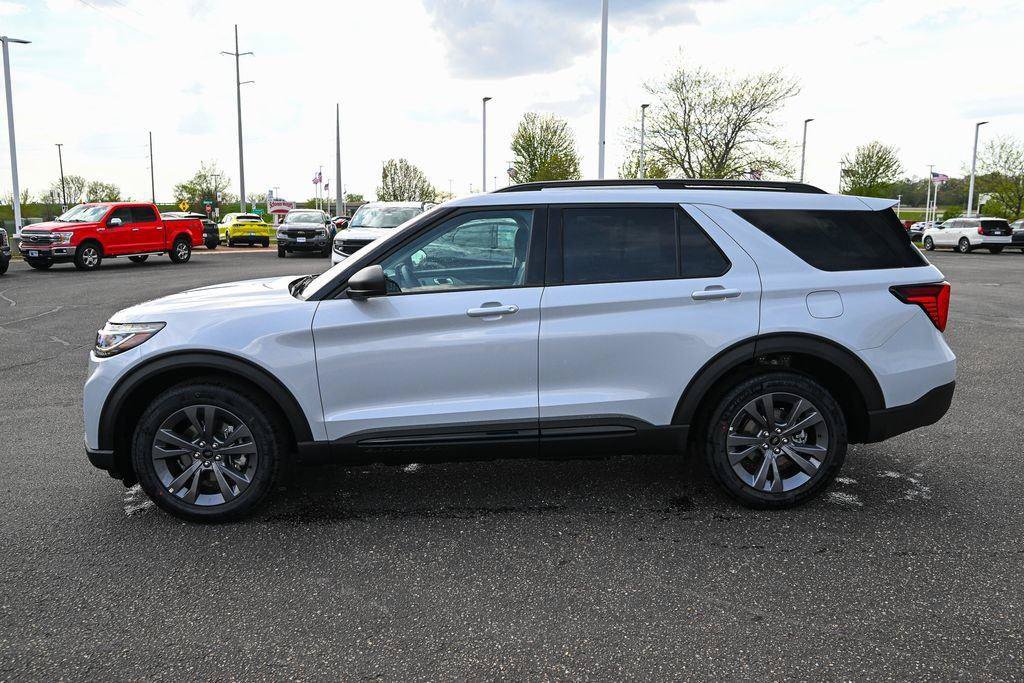 New 2026 Ford Explorer Active w/ Active Comfort Package AWD/4WD image 8