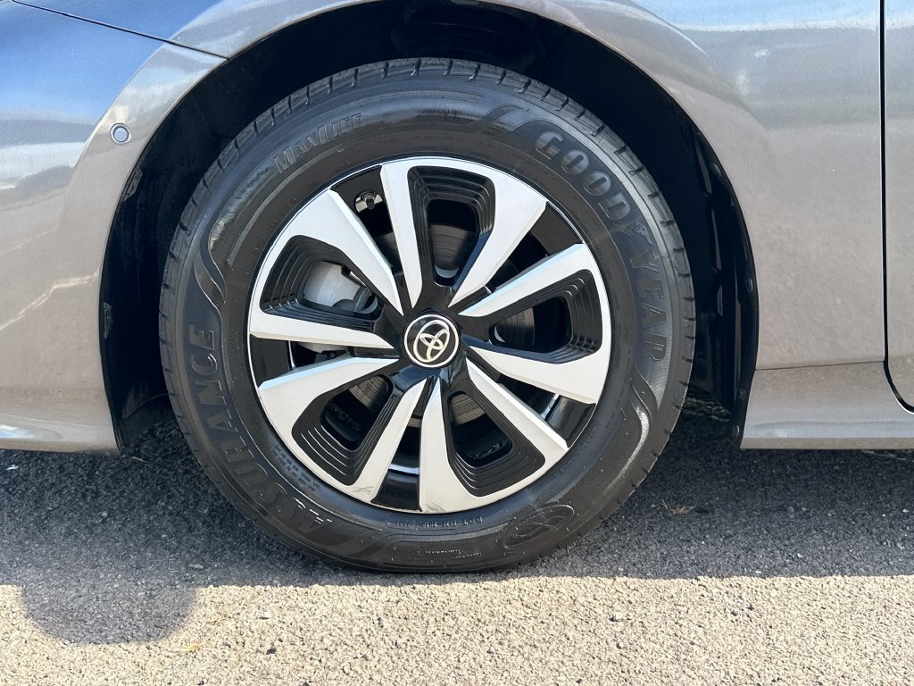 Used 2018 Toyota Prius Prime Advanced FWD image 11