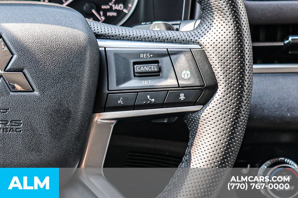 Used 2025 Mitsubishi Outlander SE FWD image 36