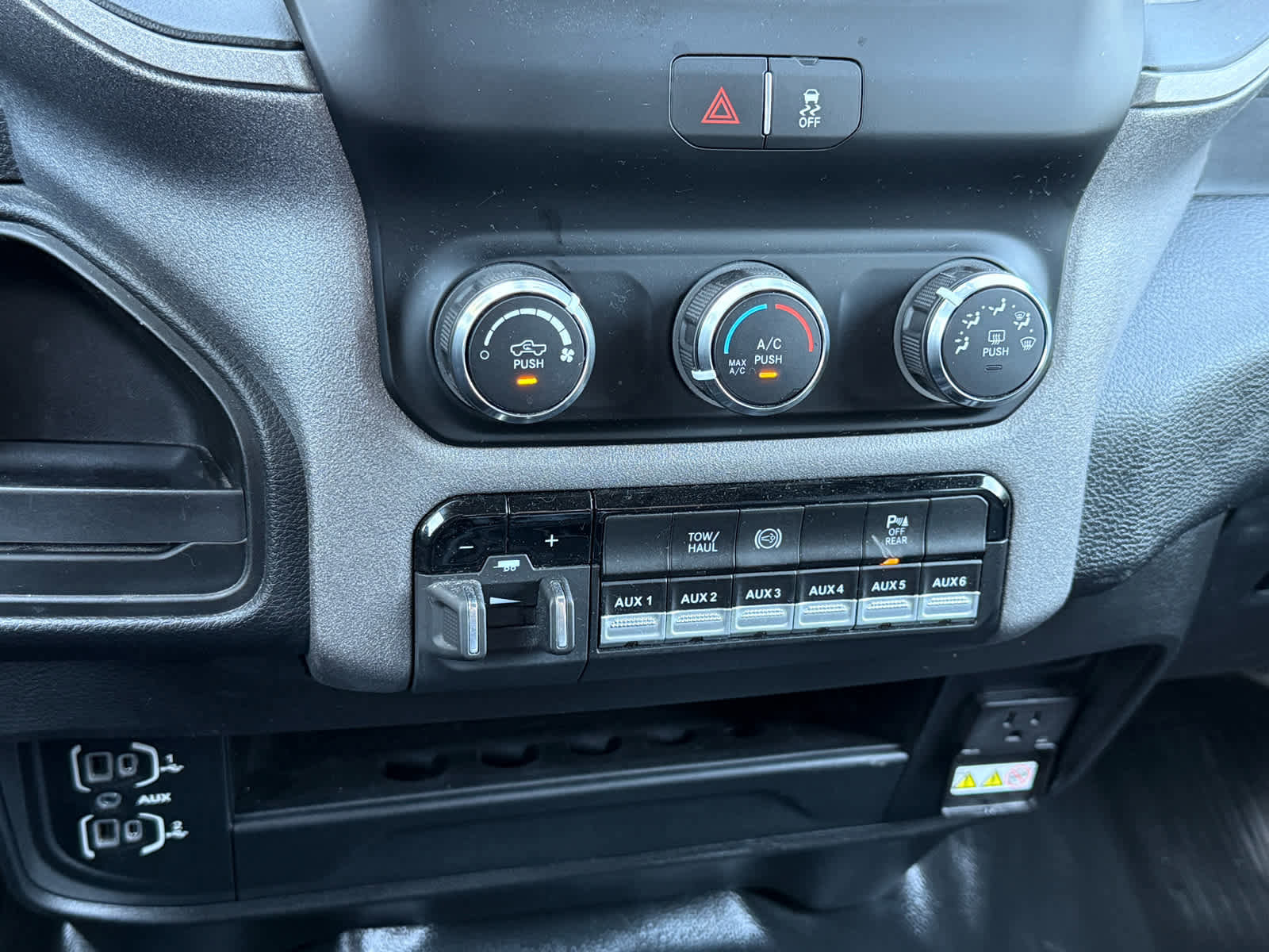 Used 2024 RAM 4500 Tradesman w/ Chrome Appearance Group AWD/4WD image 19