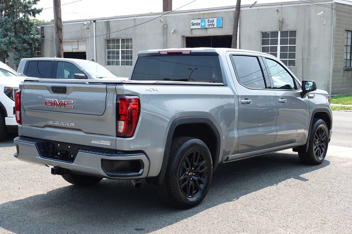 Used 2025 GMC Sierra 1500 Elevation AWD/4WD image 3