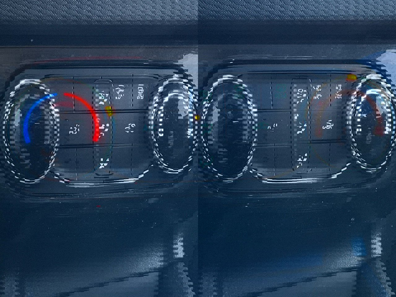 Used 2025 Chevrolet TrailBlazer LT image 33