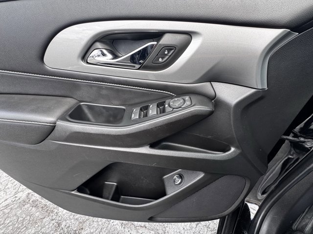 Used 2022 Chevrolet Traverse LT image 15