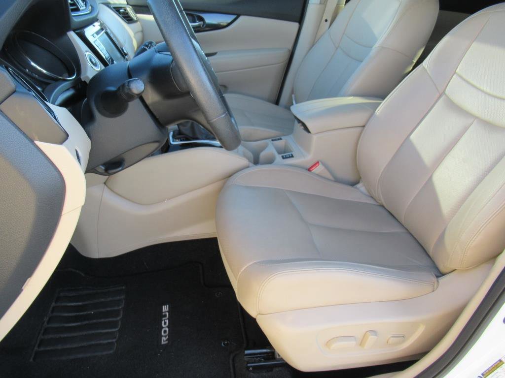 Used 2020 Nissan Rogue SL w/ Premium Package AWD/4WD image 16