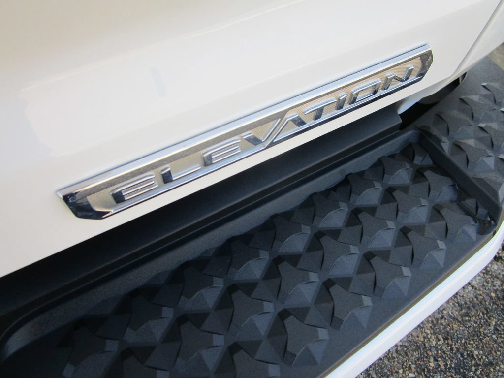 Used 2023 GMC Canyon Elevation w/ Elevation Premium Package AWD/4WD image 15