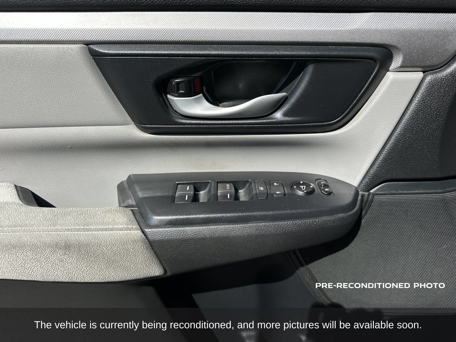 Used 2018 Honda CR-V LX image 11