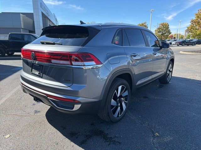 Used 2024 Volkswagen Atlas Cross Sport SE image 3