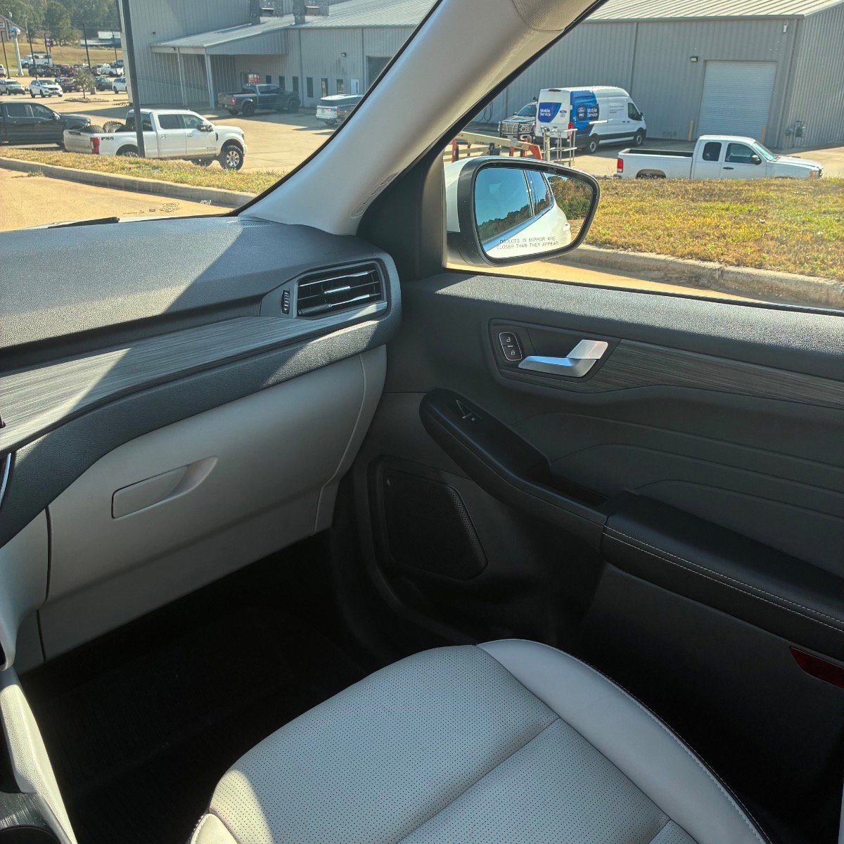 Used 2024 Ford Escape Platinum AWD/4WD image 22