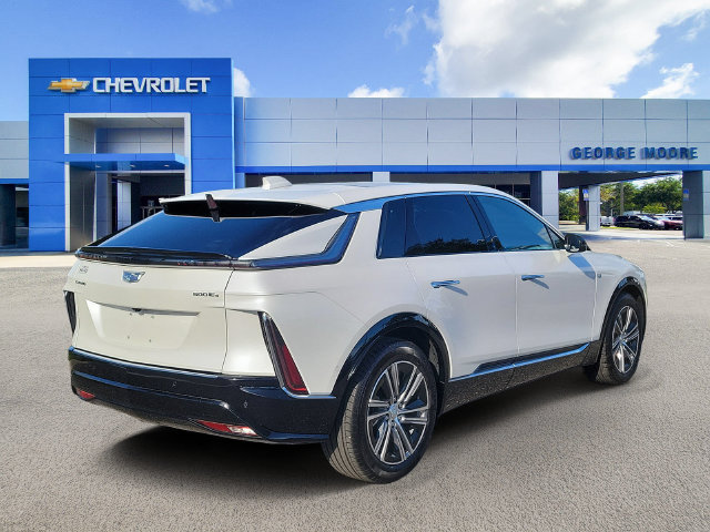 Used 2024 Cadillac Lyriq Luxury AWD/4WD image 4