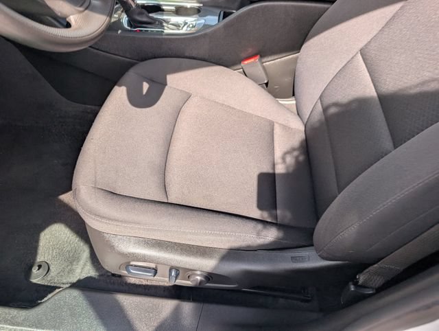 Used 2025 Chevrolet Malibu LT FWD image 17