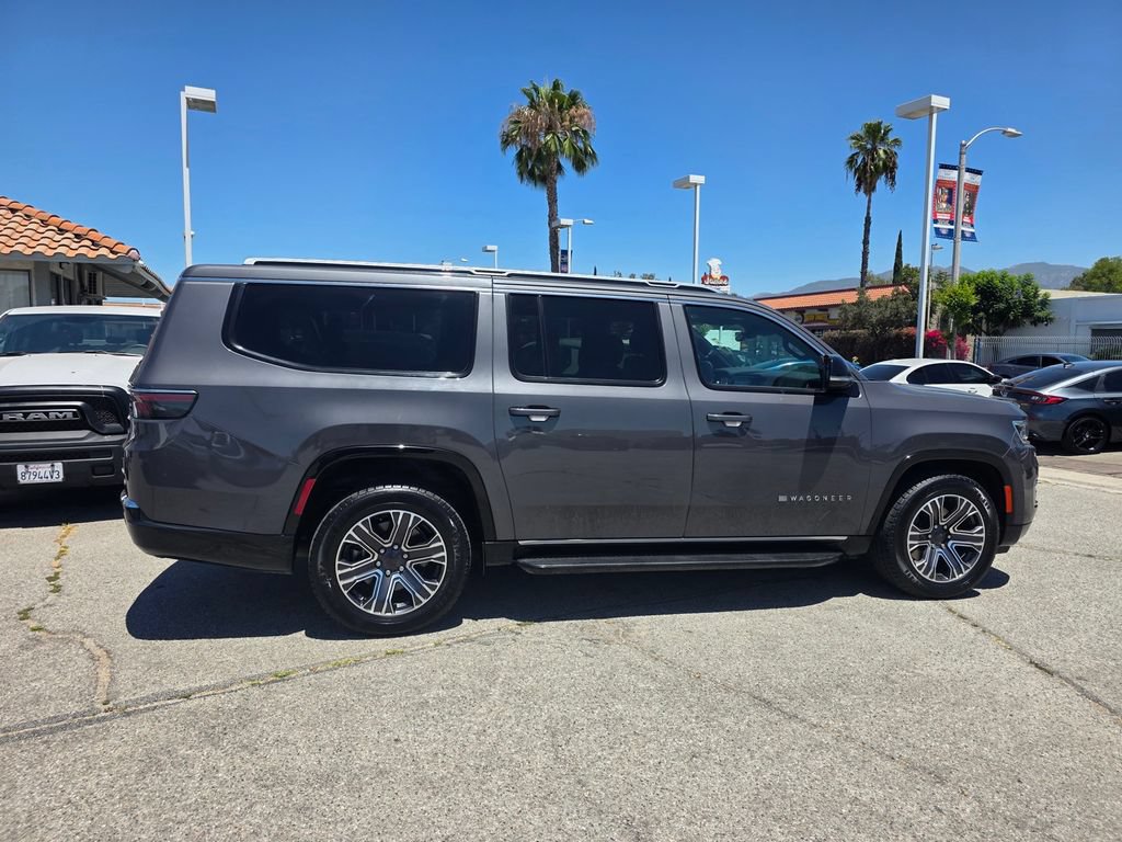 Certified 2024 Jeep Wagoneer L Series II w/ Flexible Seating Group RWD image 4
