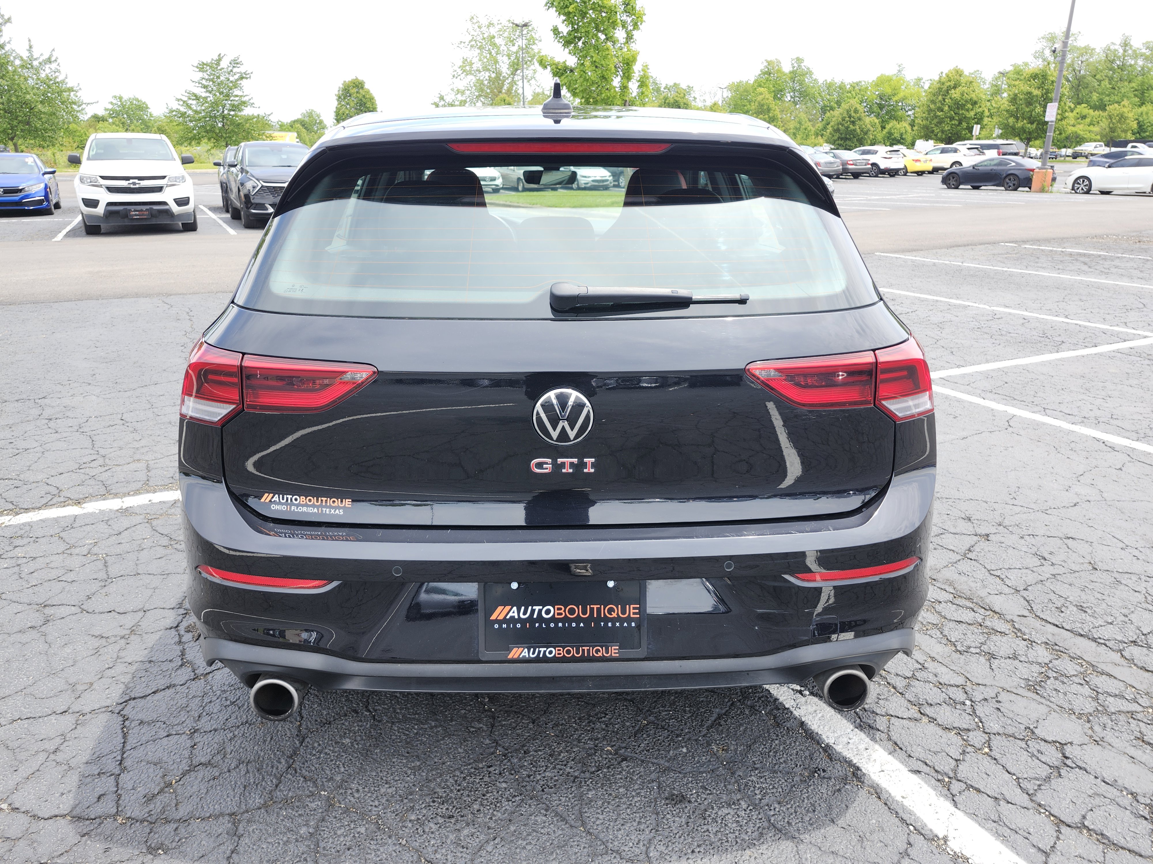 Used 2024 Volkswagen GTI SE FWD image 17