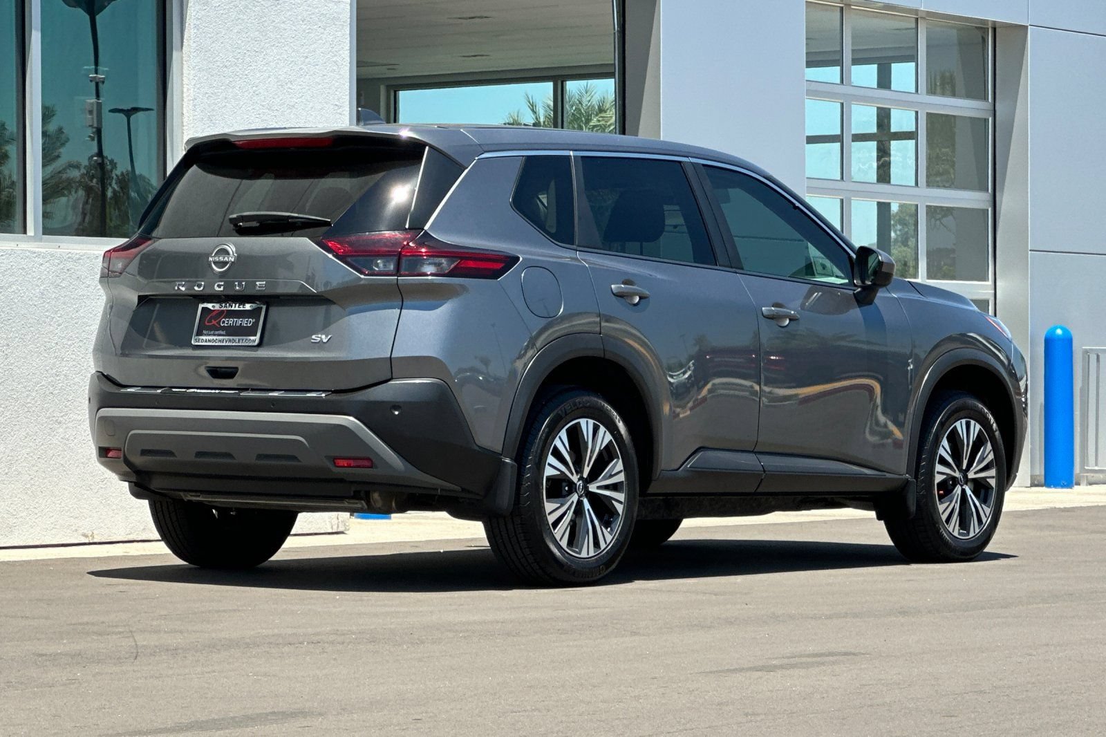 Used 2023 Nissan Rogue SV FWD image 4