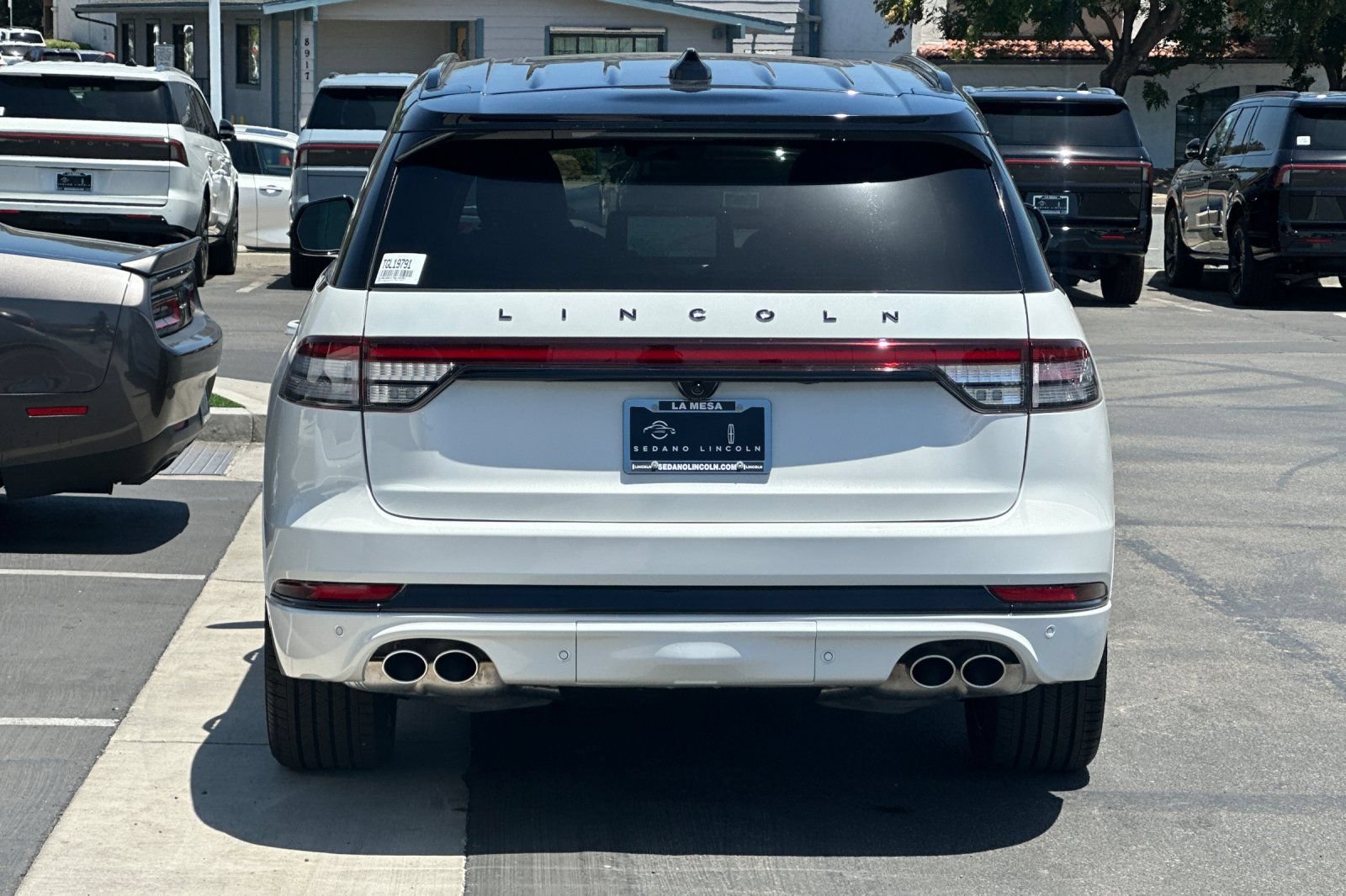 New 2026 Lincoln Aviator Black Label w/ Black Label Special Edition AWD/4WD image 4