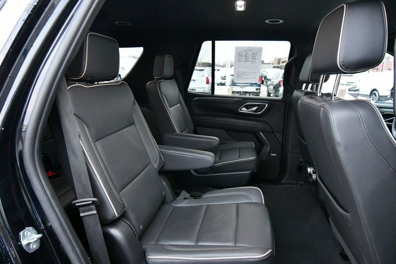 Used 2024 GMC Yukon SLT AWD/4WD image 16