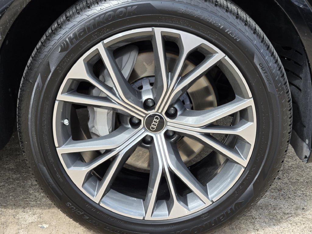Certified 2023 Audi Q8 Premium Plus w/ Premium Plus Package AWD/4WD image 16