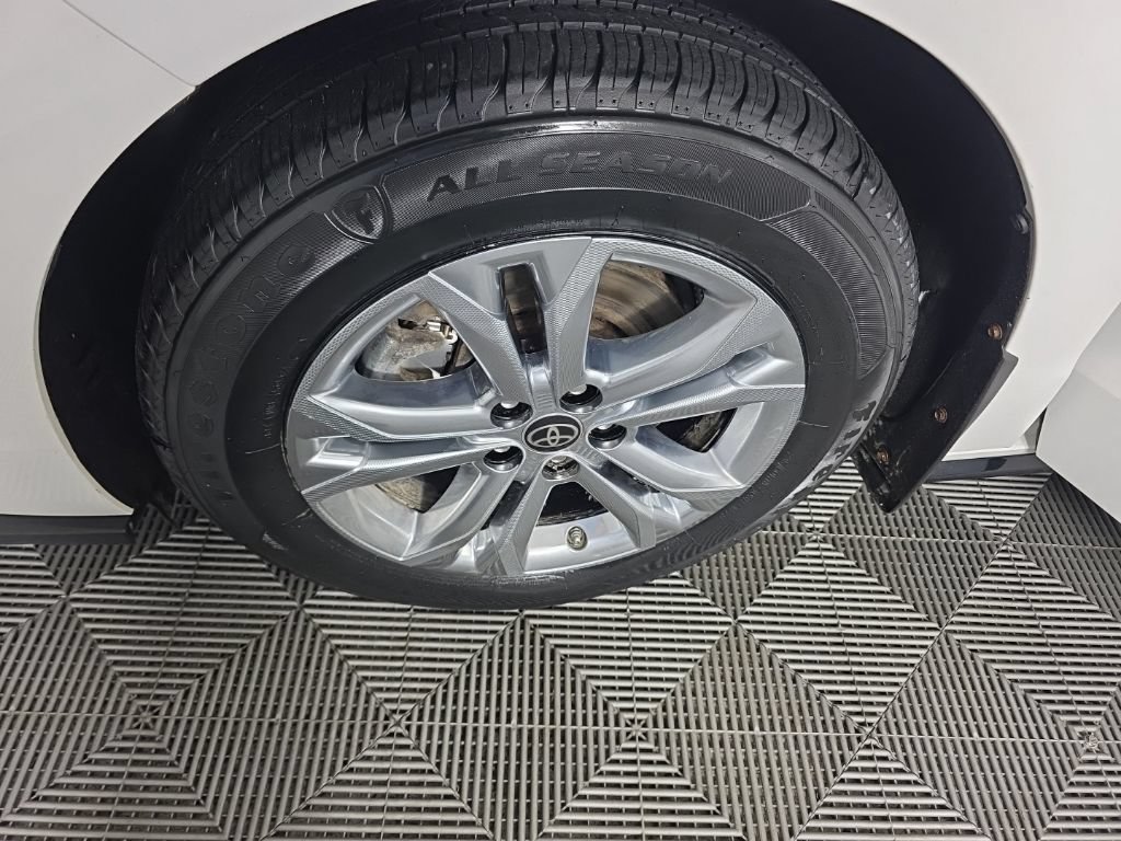 Used 2022 Toyota Sienna XSE AWD/4WD image 10