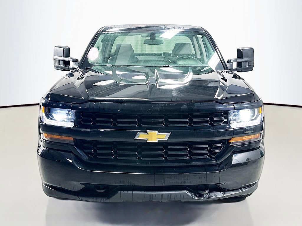 Used 2017 Chevrolet Silverado 1500 Custom w/ Custom Convenience Package image 4
