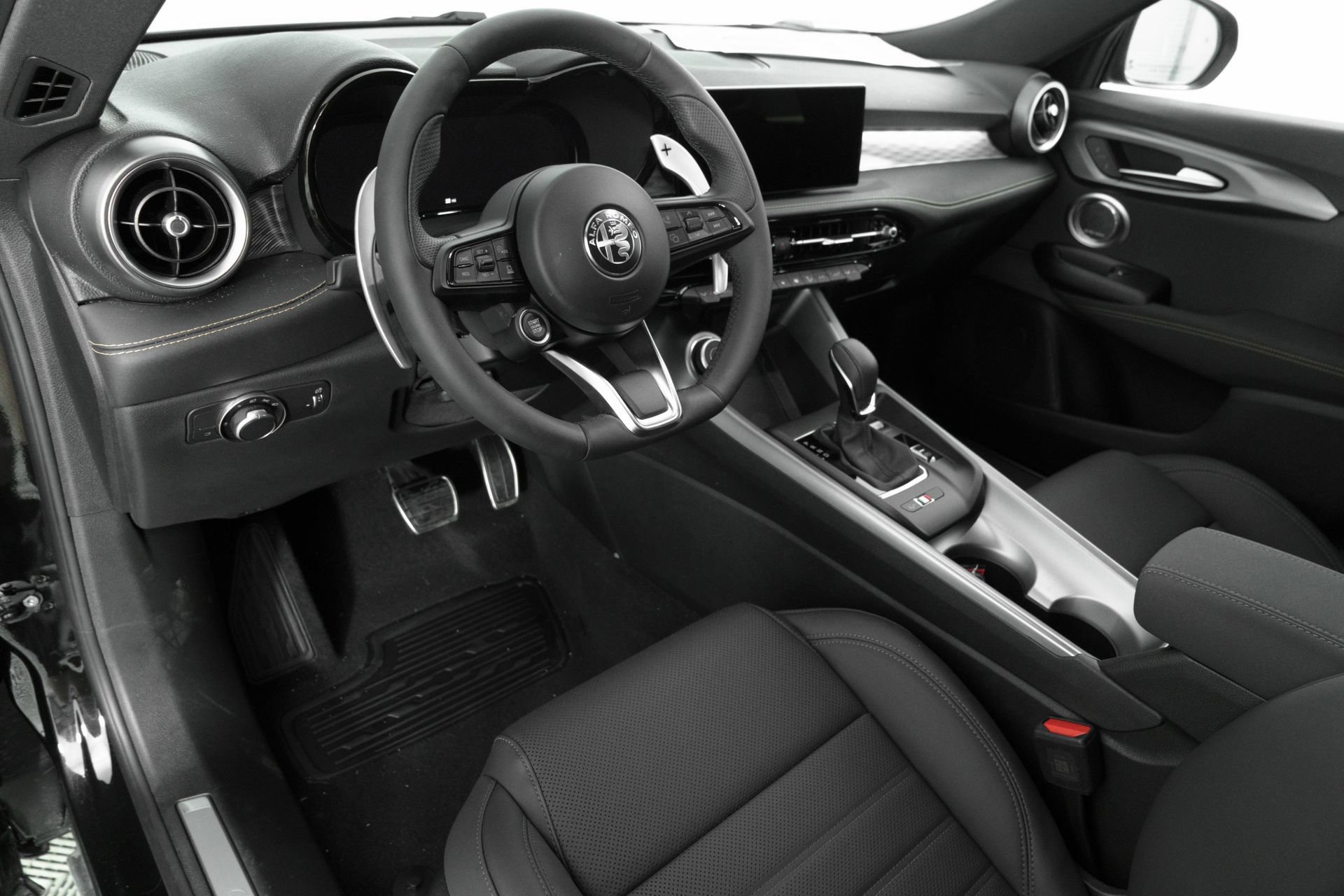 New 2025 Alfa Romeo Tonale w/ Premium Package AWD/4WD image 16