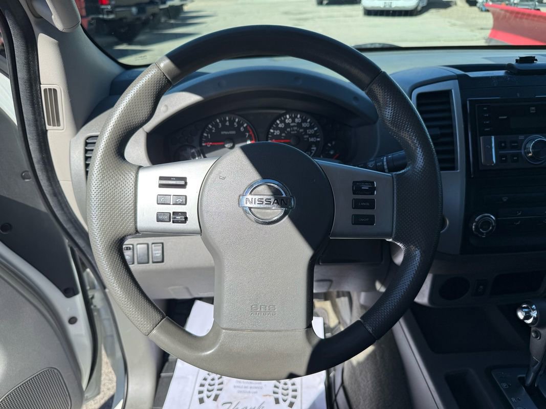 Used 2016 Nissan Frontier SV image 14