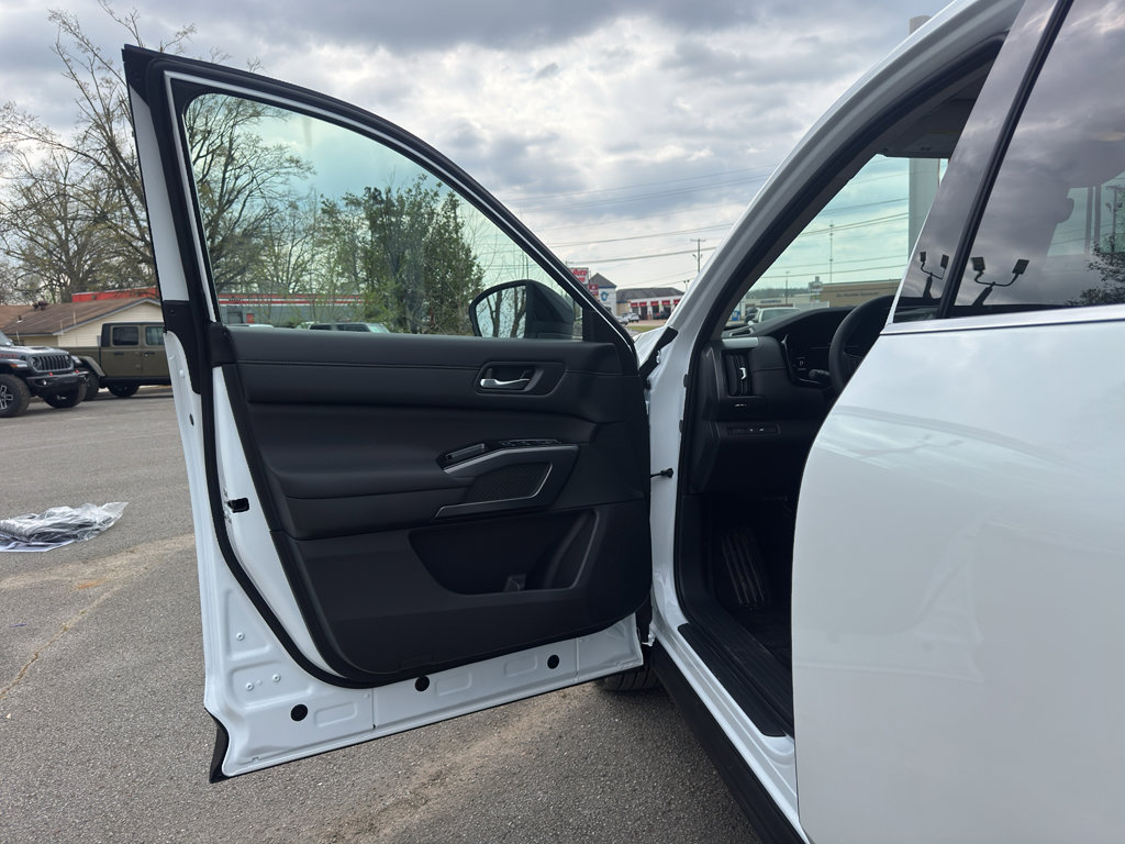 New 2026 Nissan Pathfinder SL image 19