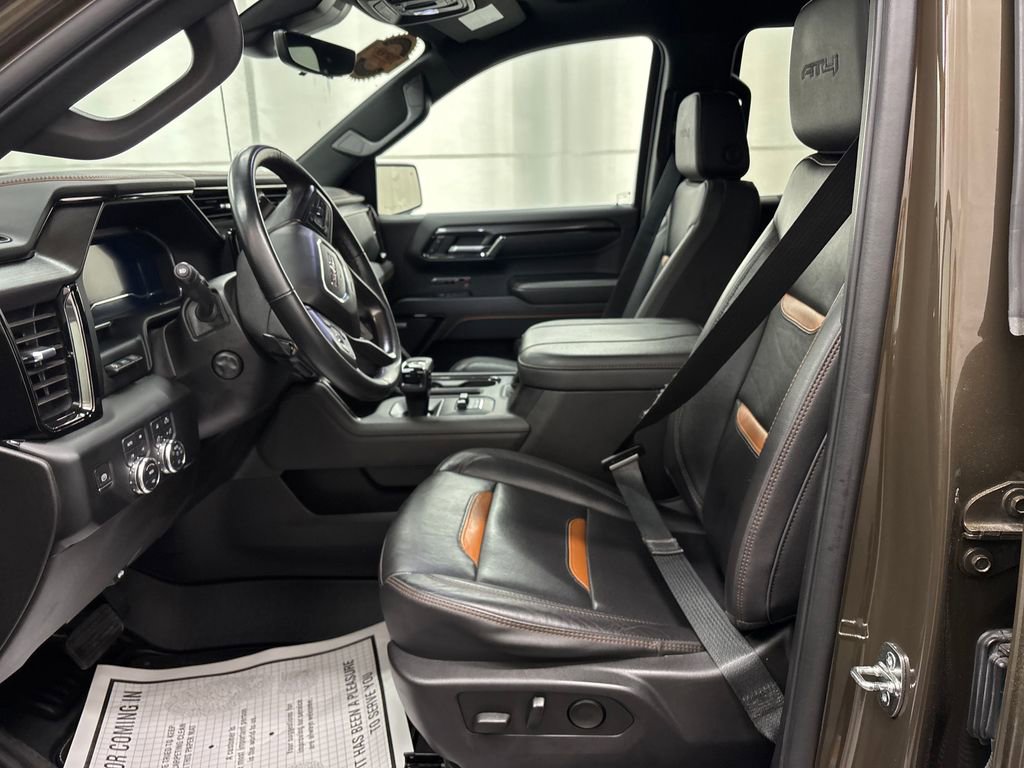 Used 2023 GMC Sierra 1500 AT4 w/ AT4 Premium Package AWD/4WD image 9