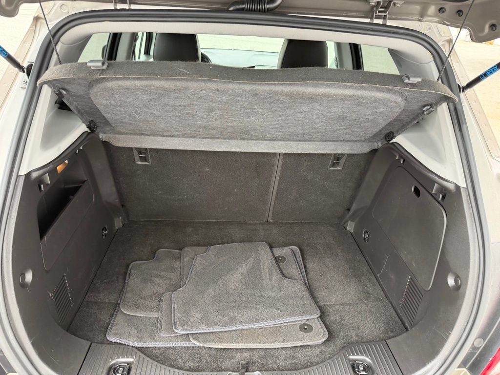 Used 2022 Chevrolet Trax LT w/ Driver Confidence Package image 28