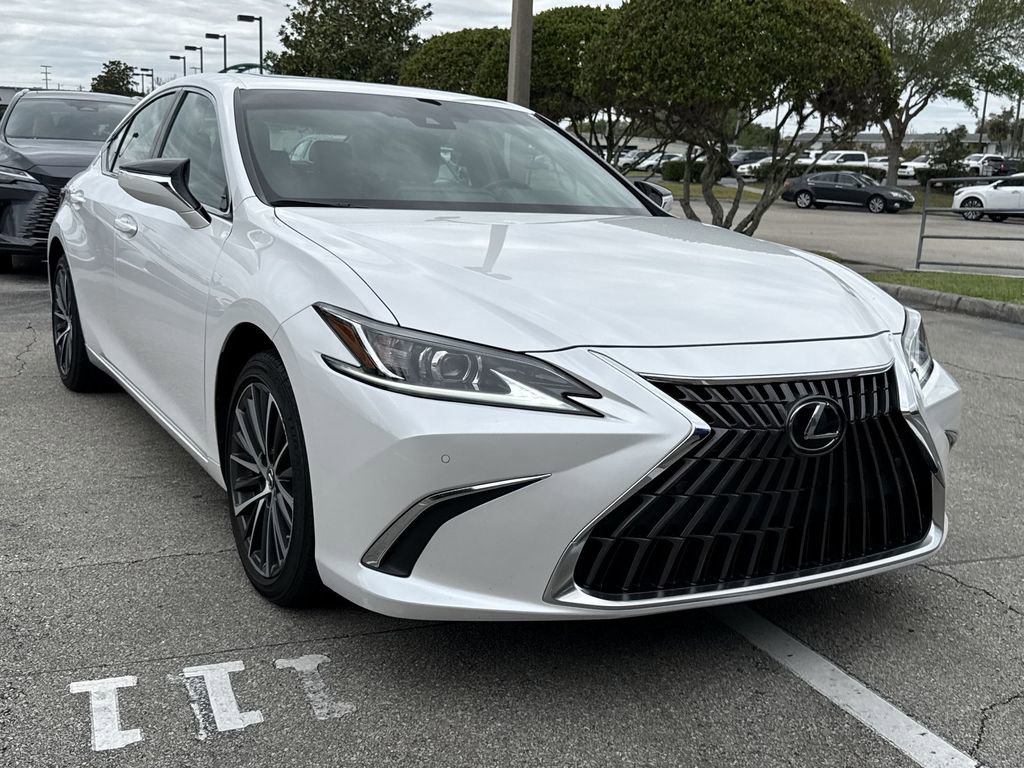 Used 2025 Lexus ES 350 w/ Premium Package image 12