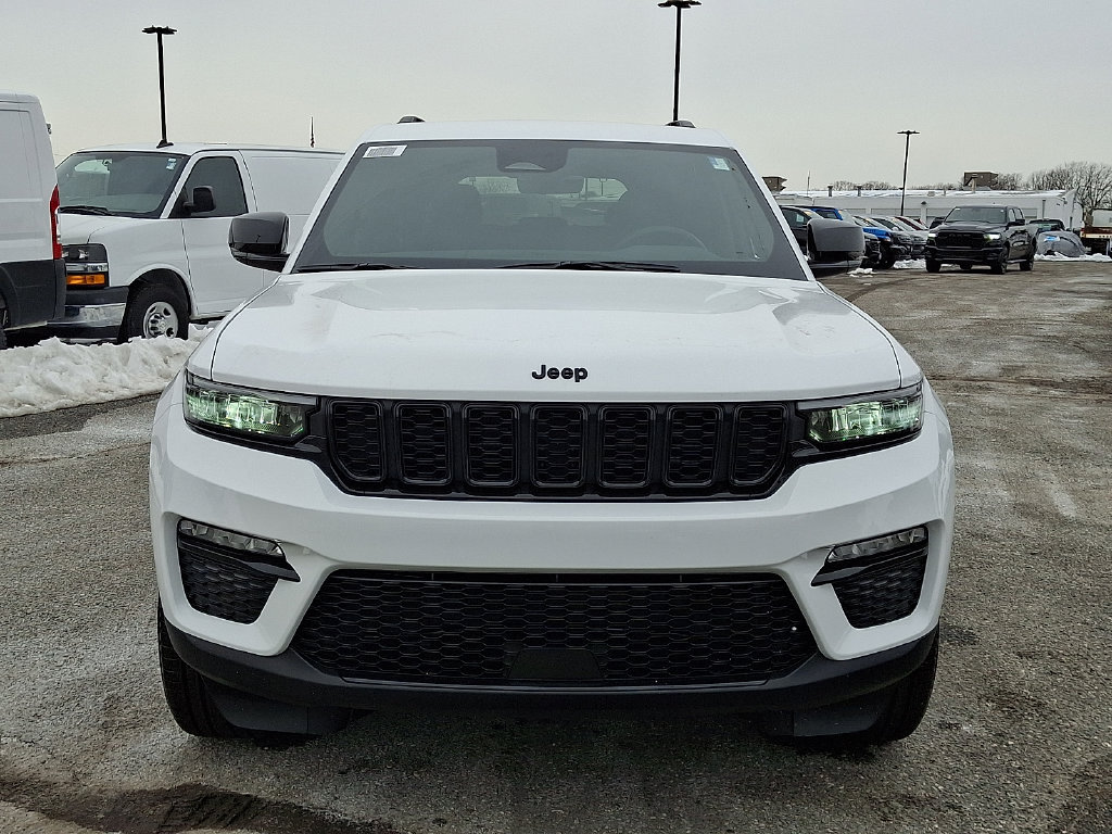 New 2025 Jeep Grand Cherokee Limited w/ Black Appearance Package AWD/4WD image 2