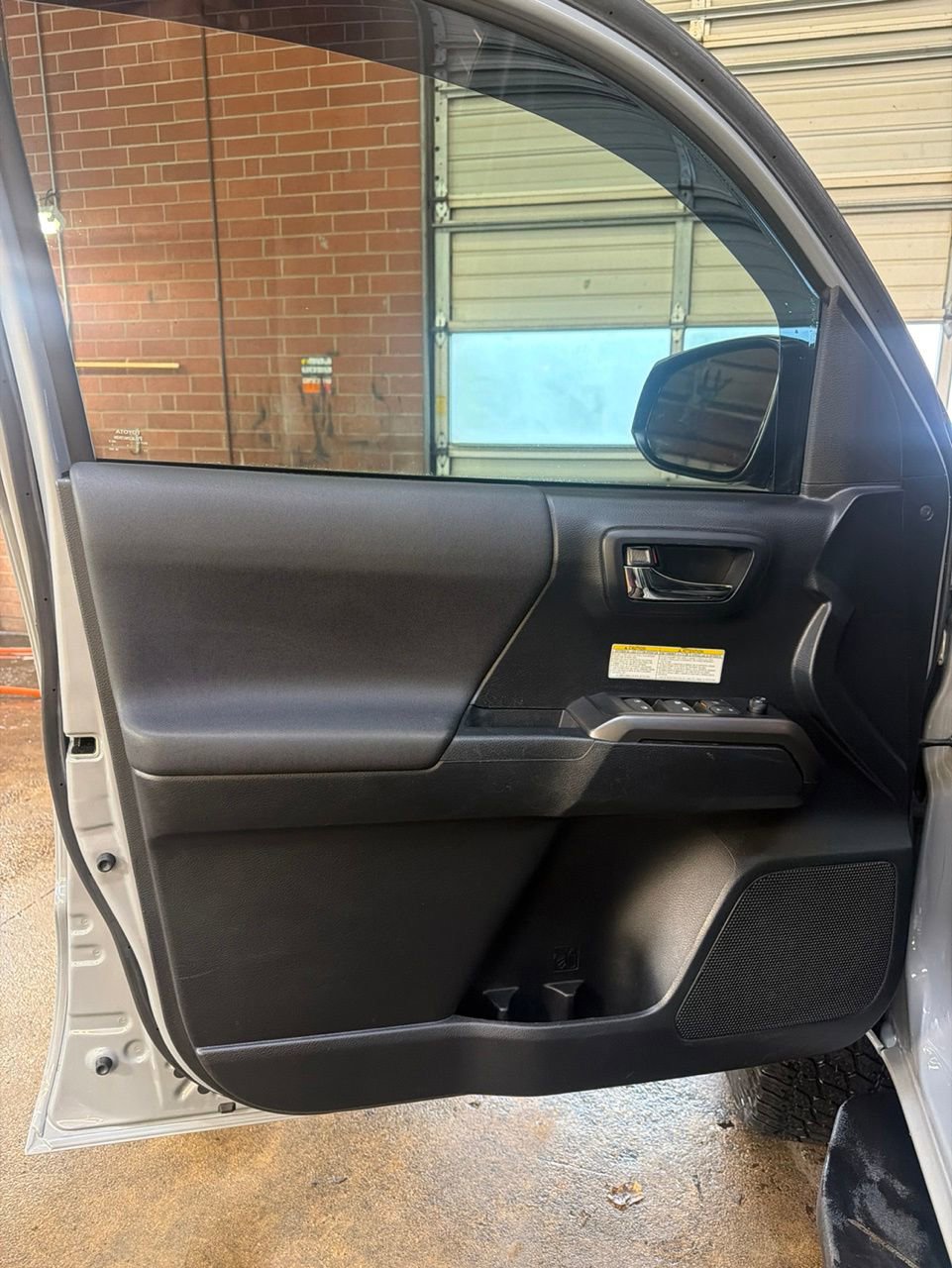 Used 2019 Toyota Tacoma TRD Off-Road w/ TRD Premium Off Road Package AWD/4WD image 17