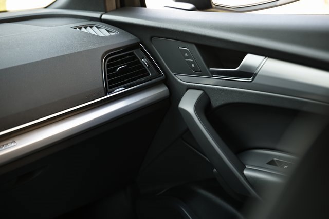New 2025 Audi Q5 2.0T Premium image 29