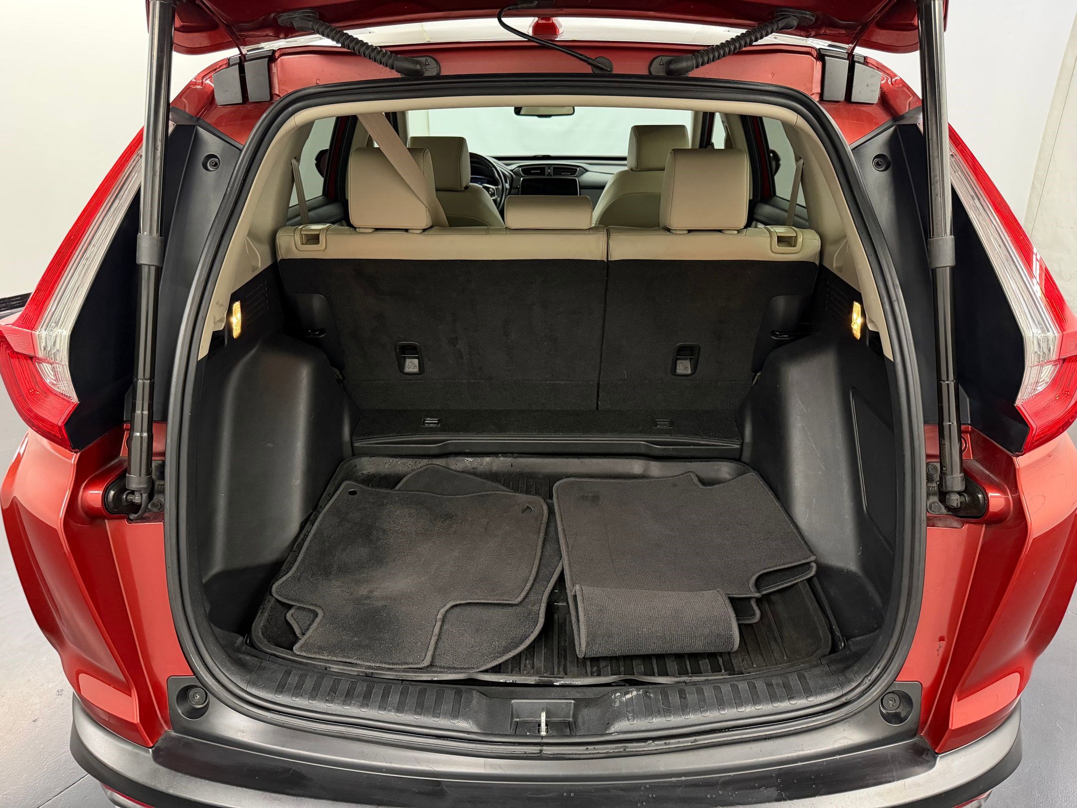 Used 2018 Honda CR-V Touring image 32