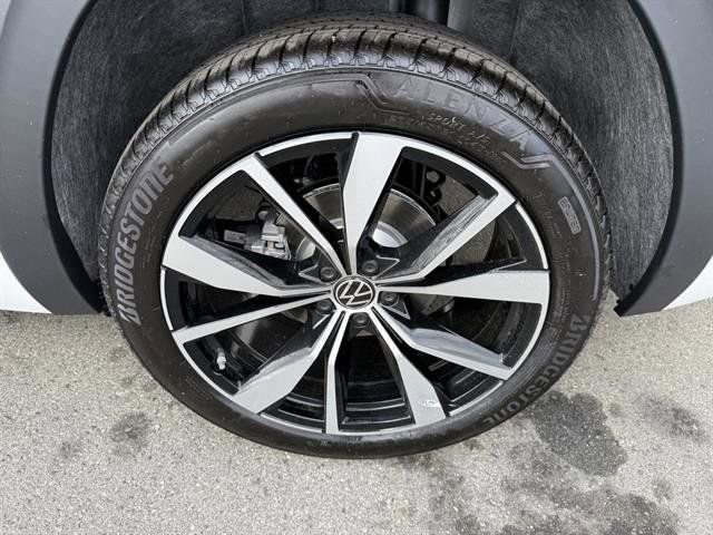 New 2025 Volkswagen Atlas SEL Premium R-Line image 14