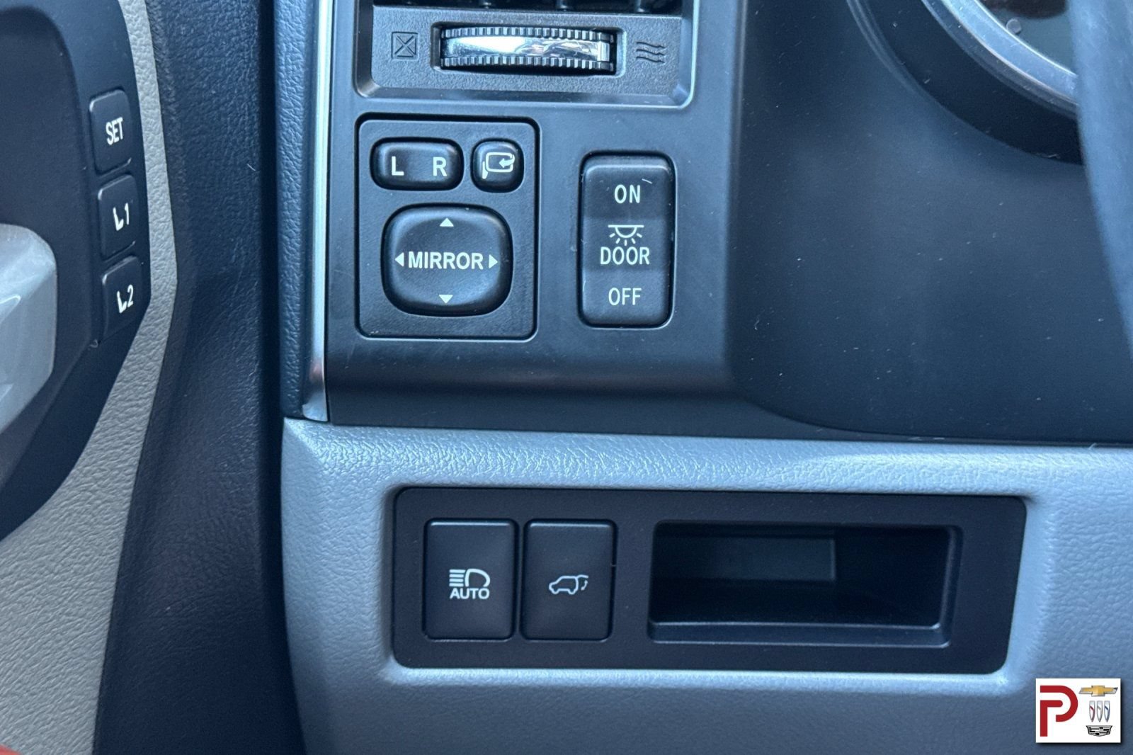 Used 2019 Toyota Sequoia Platinum AWD/4WD image 34