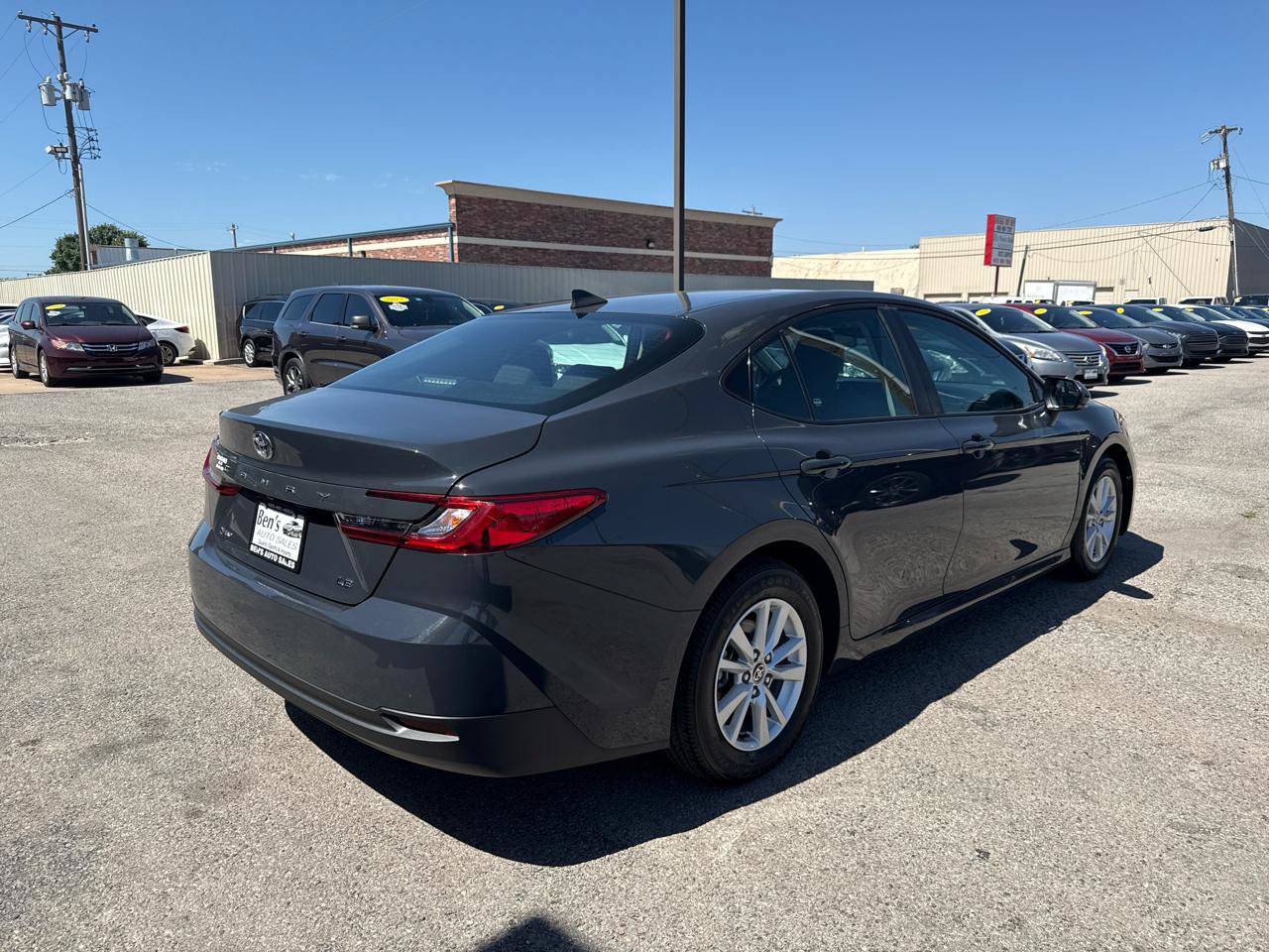 Used 2025 Toyota Camry LE FWD image 6
