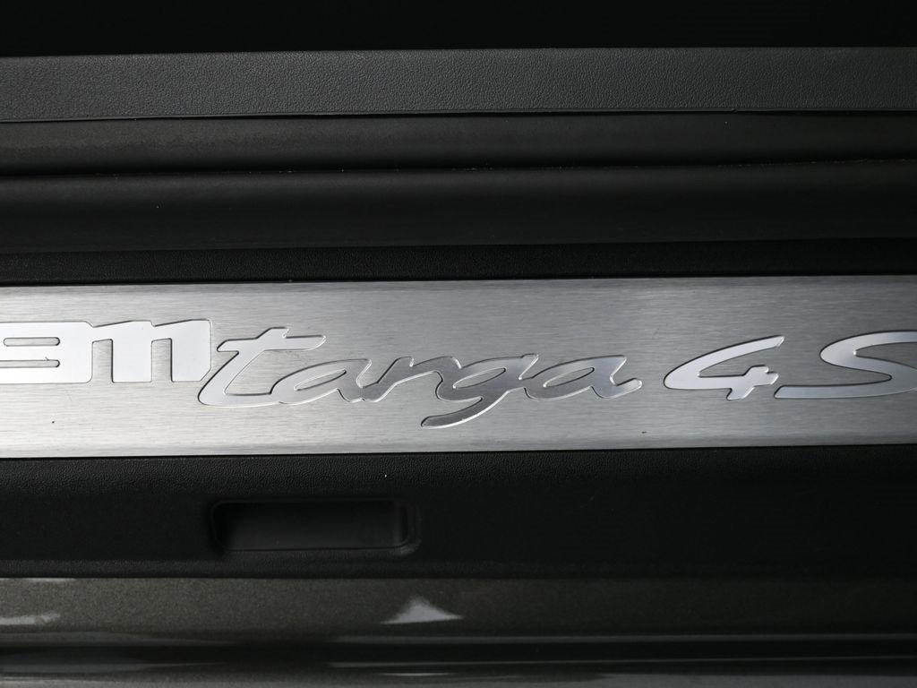 Used 2021 Porsche 911 Targa 4S w/ Sportdesign Package image 25