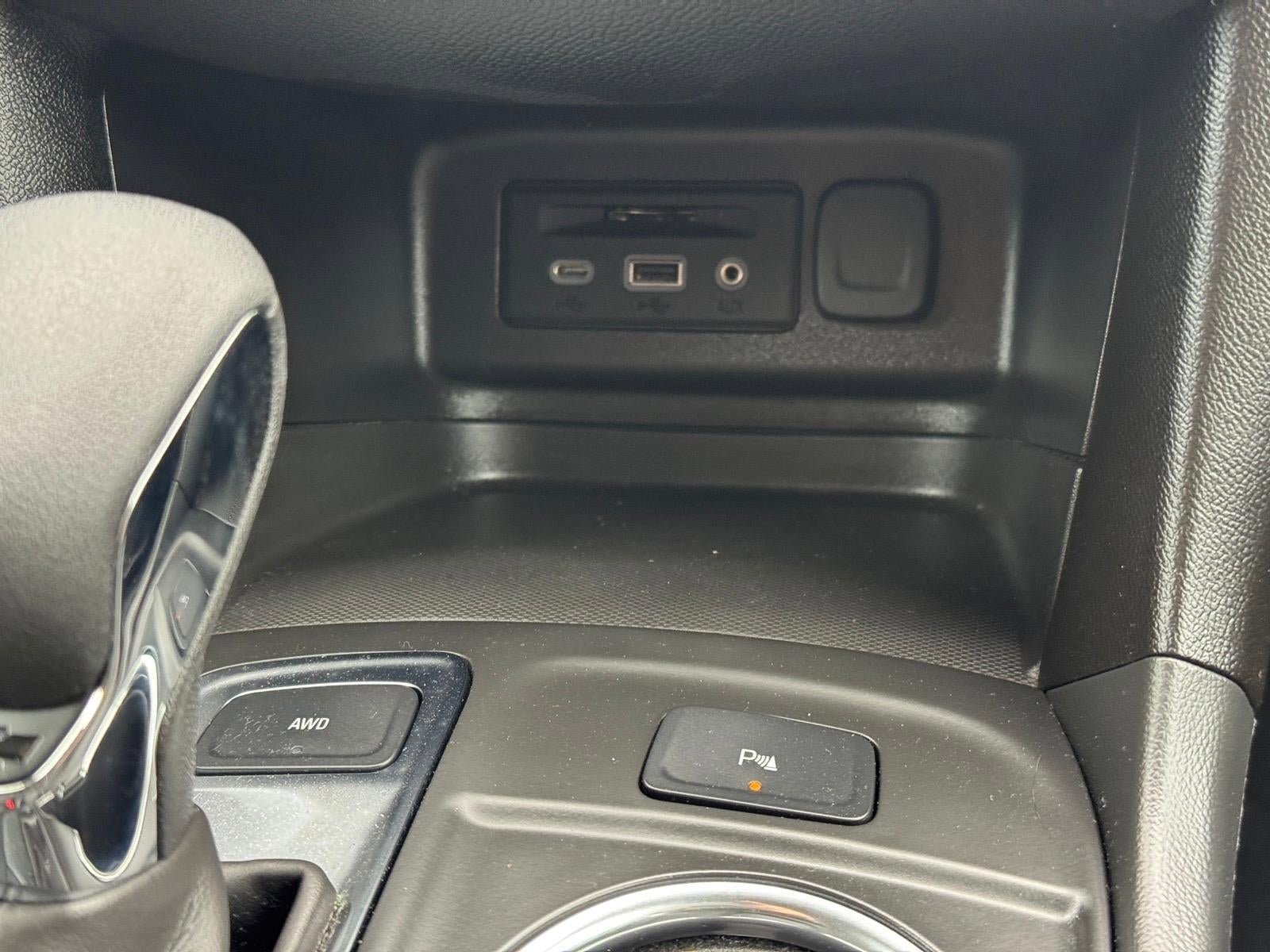 Used 2024 Chevrolet Equinox LT AWD/4WD image 12